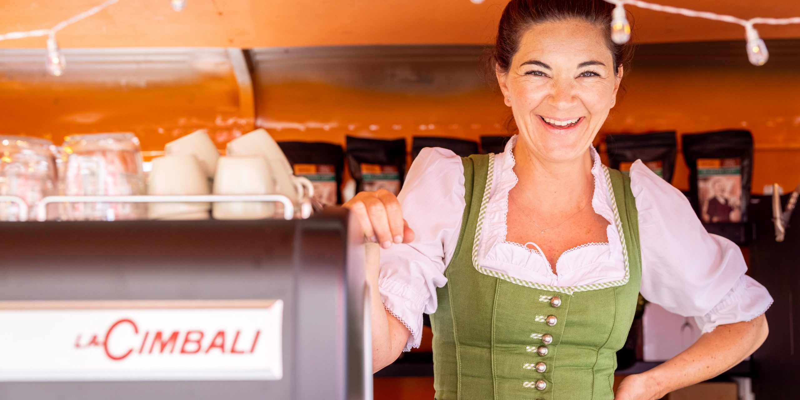 Nicole Spitzl in ihrem Kaffeebus